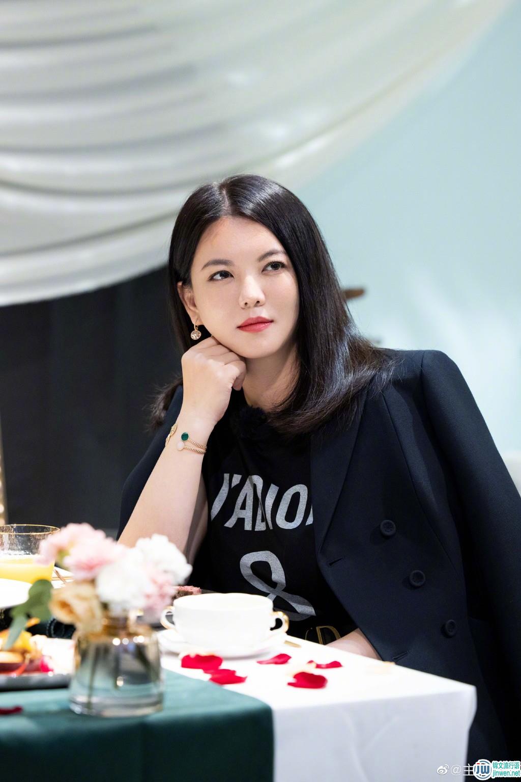 李湘年轻时的最美照片，她那么胖为什么不减肥？