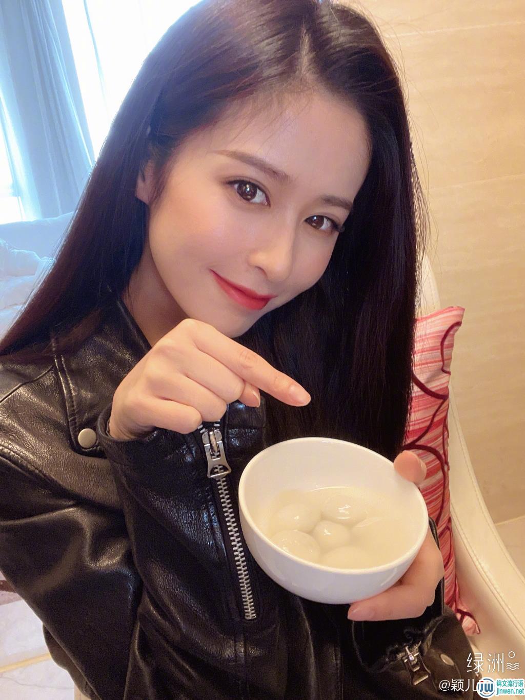 颖儿嘴巴怎么歪了，她胖的时候照片来了